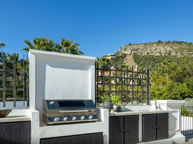 7 Bedrooms Villa in Marbella