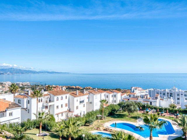 Apartment, La Duquesa, R5256343