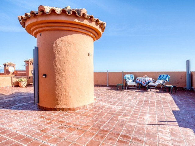 Apartment, La Duquesa, R5256343