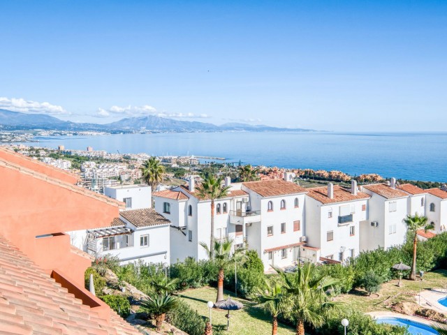 3 Bedrooms Apartment in La Duquesa