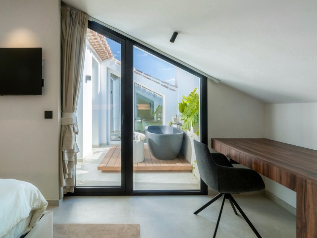 3 Bedrooms Apartment in Nueva Andalucía