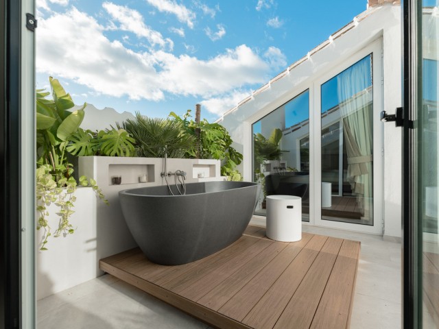 3 Bedrooms Apartment in Nueva Andalucía