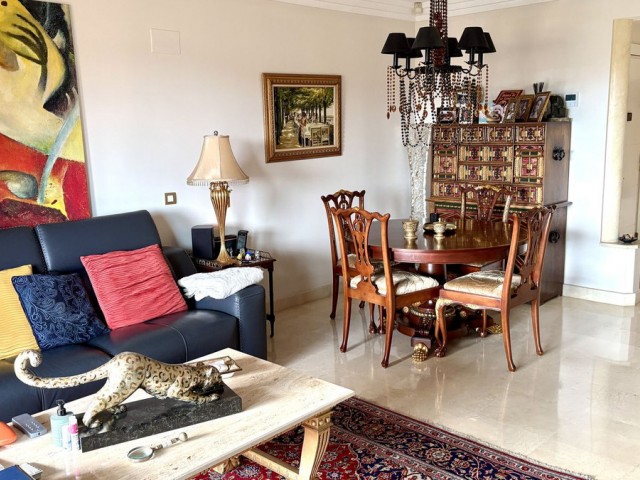 3 Bedrooms Apartment in Benahavís