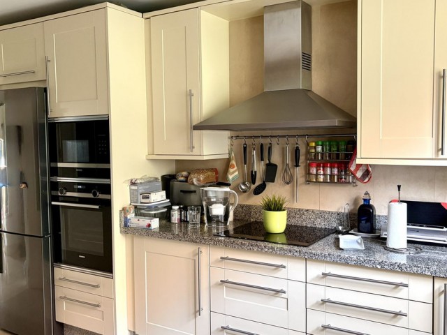 3 Bedrooms Apartment in Benahavís