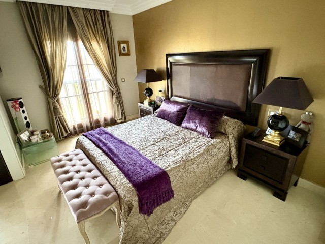 3 Bedrooms Apartment in Benahavís