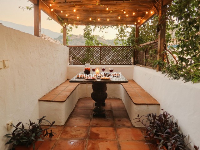 4 Bedrooms Townhouse in Benahavís