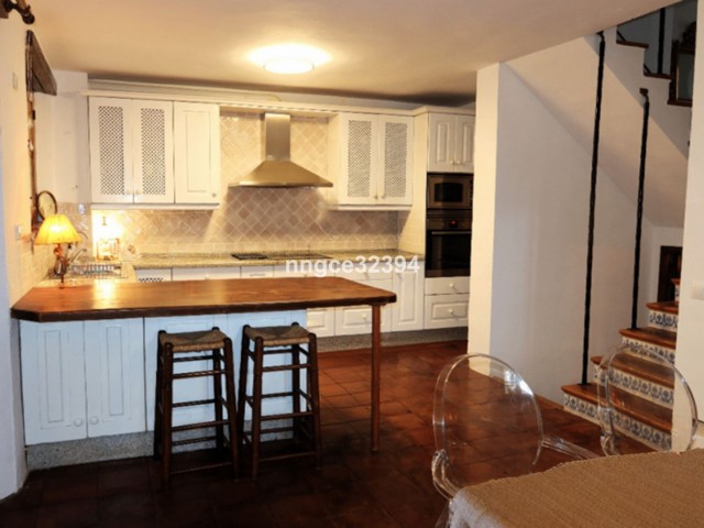 4 Bedrooms Townhouse in Benahavís