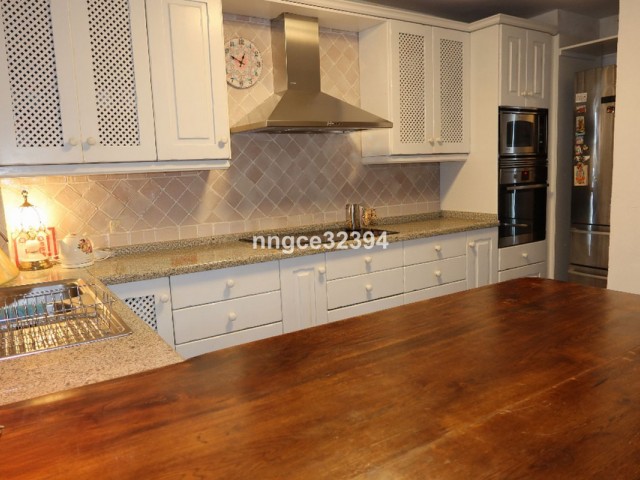 4 Bedrooms Townhouse in Benahavís