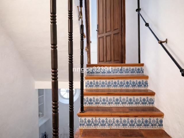 4 Bedrooms Villa in Benahavís