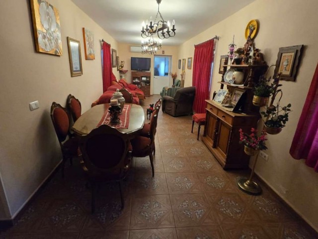 6 Slaapkamer Villa in Alhaurín de la Torre