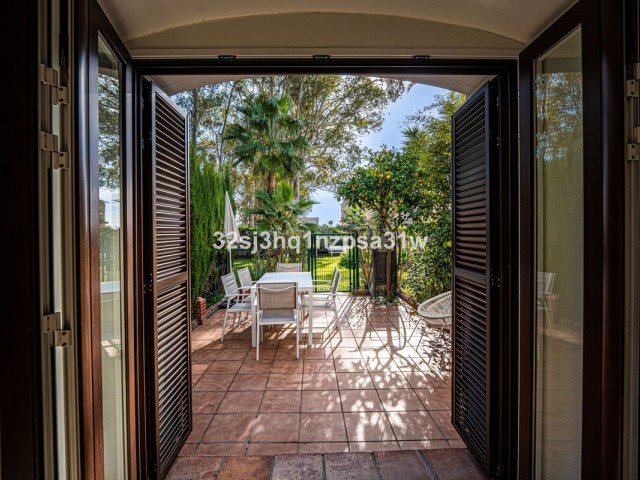 2 Bedrooms Townhouse in Estepona