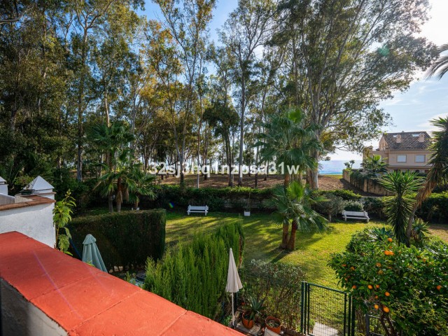 2 Bedrooms Townhouse in Estepona