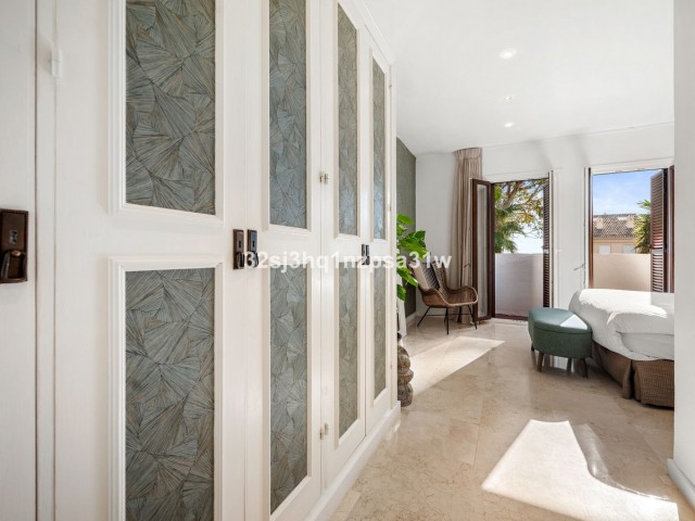 2 Bedrooms Townhouse in Estepona