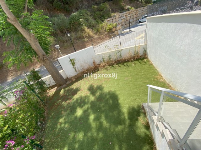 2 Bedrooms Apartment in Benahavís