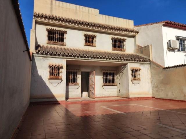 5 Bedrooms Townhouse in Fuengirola