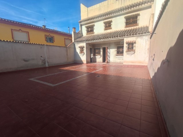 5 Bedrooms Townhouse in Fuengirola