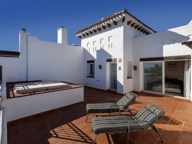 3 Bedrooms Apartment in Benahavís