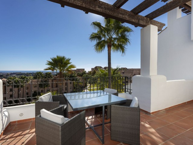 3 Bedrooms Apartment in Benahavís