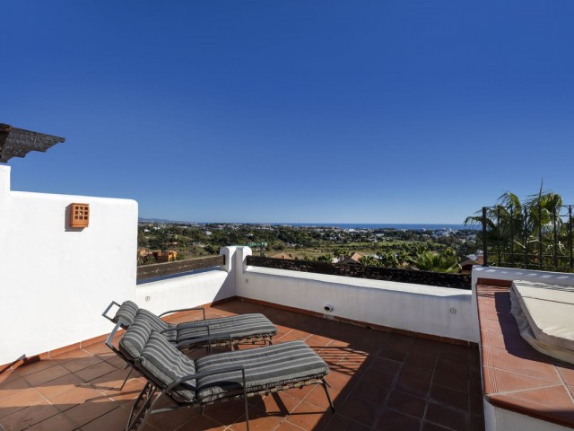 3 Bedrooms Apartment in Benahavís