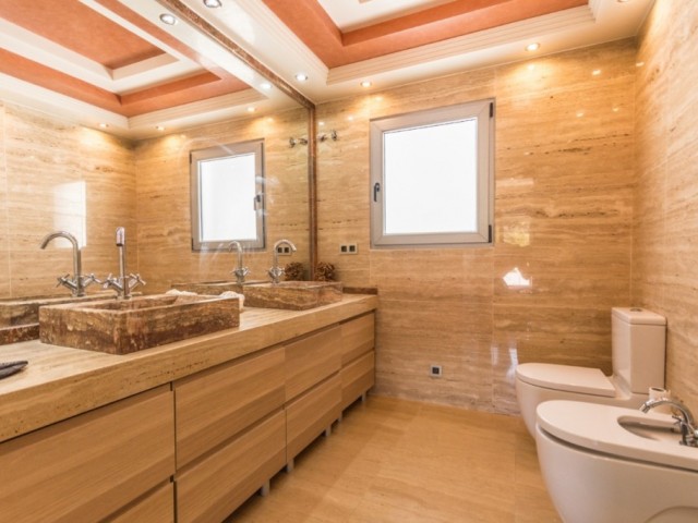 Villa avec 5 Chambres  à Mijas Costa