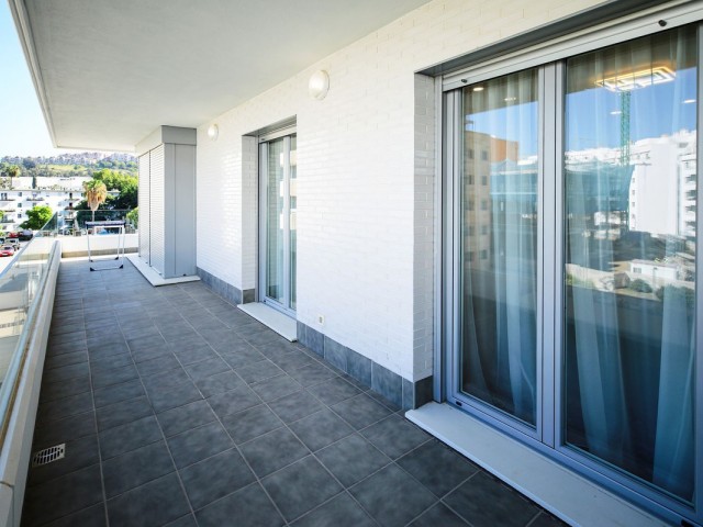 3 Bedrooms Apartment in Nueva Andalucía