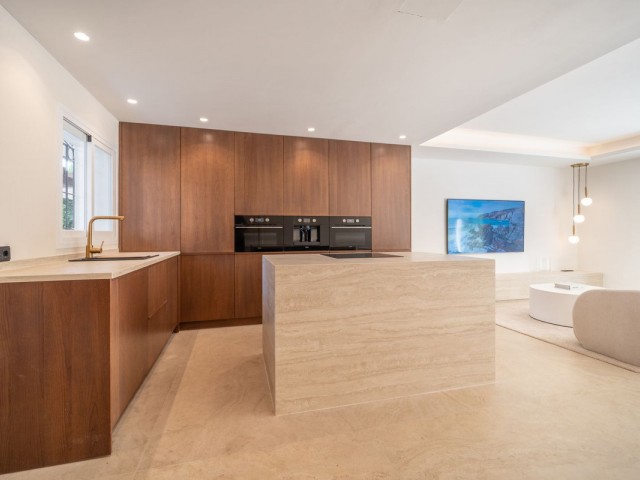 2 Bedrooms Townhouse in Nueva Andalucía