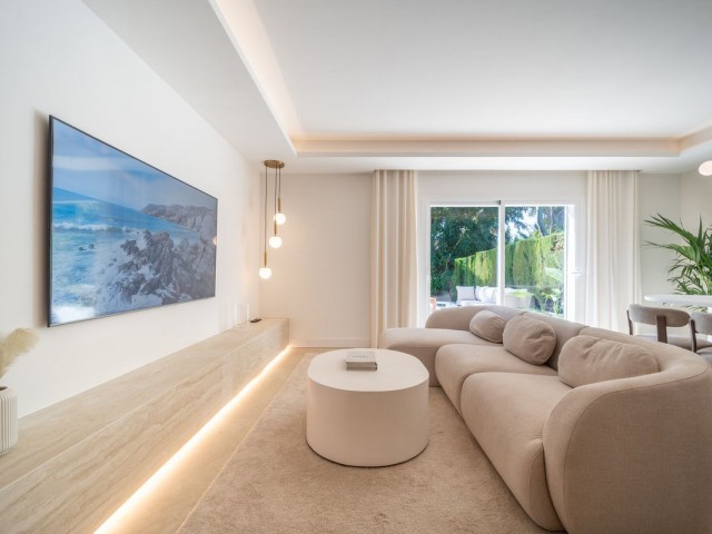 2 Bedrooms Townhouse in Nueva Andalucía