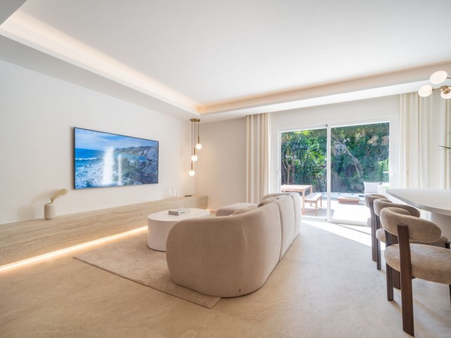 2 Bedrooms Townhouse in Nueva Andalucía