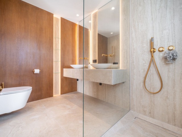 2 Bedrooms Townhouse in Nueva Andalucía