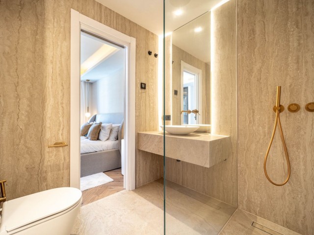 2 Bedrooms Townhouse in Nueva Andalucía