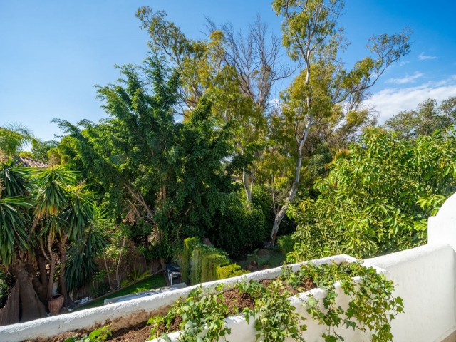 2 Bedrooms Townhouse in Nueva Andalucía