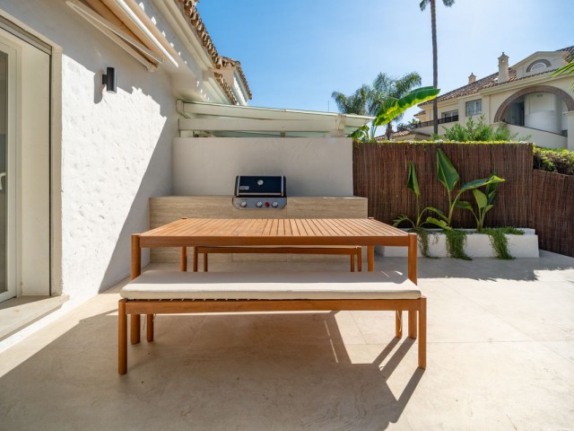 2 Bedrooms Townhouse in Nueva Andalucía