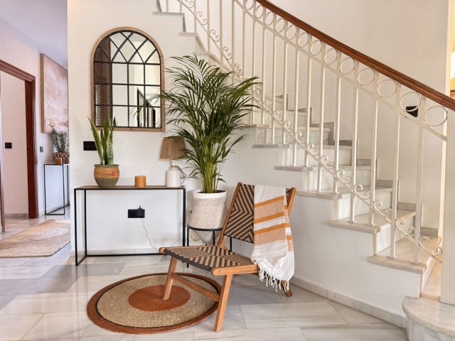 4 Bedrooms Villa in Estepona