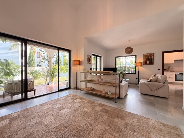4 Bedrooms Villa in Estepona