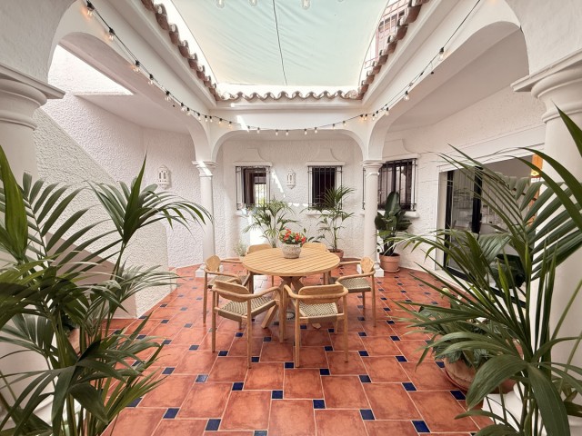 4 Bedrooms Villa in Estepona