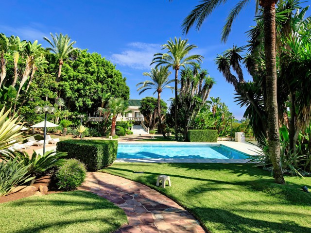 10 Bedrooms Villa in Marbella