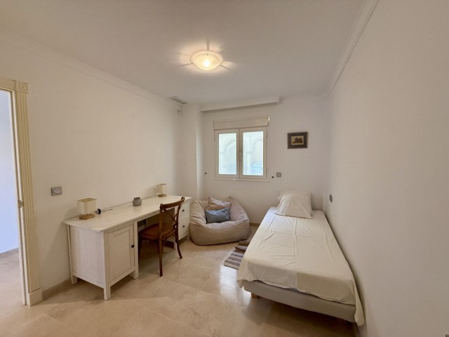 3 Bedrooms Apartment in San Roque Club