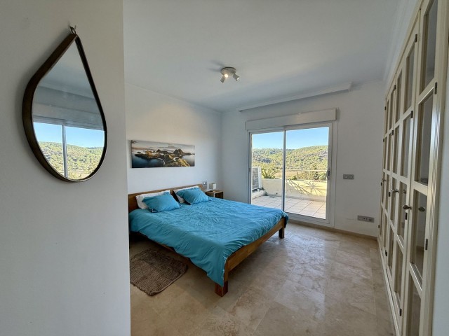 3 Bedrooms Apartment in San Roque Club