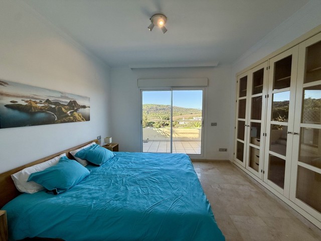 3 Bedrooms Apartment in San Roque Club