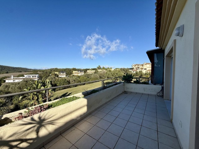 3 Bedrooms Apartment in San Roque Club