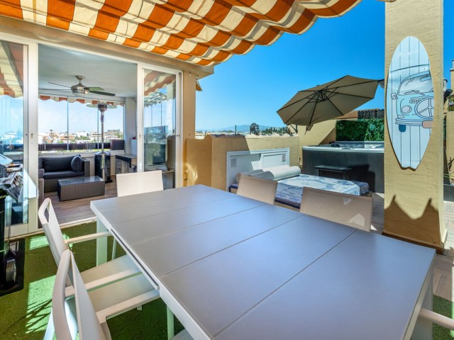 2 Bedrooms Apartment in Fuengirola