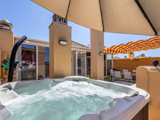 2 Bedrooms Apartment in Fuengirola