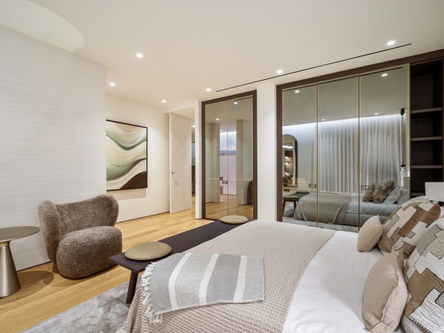 5 Bedrooms Apartment in Marbella