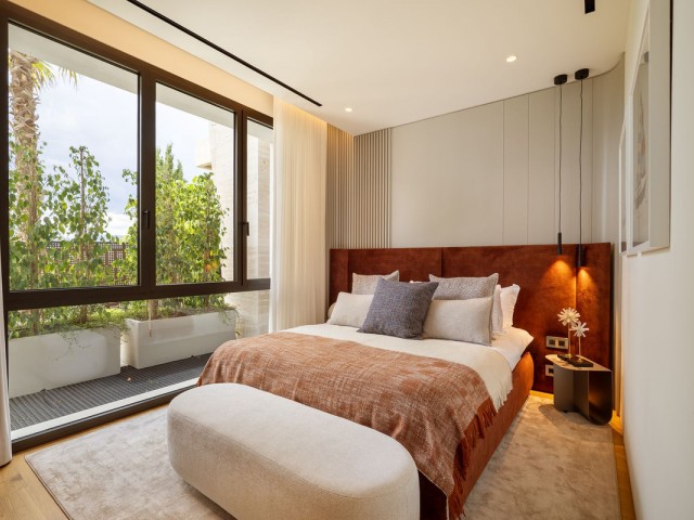 5 Bedrooms Apartment in Marbella