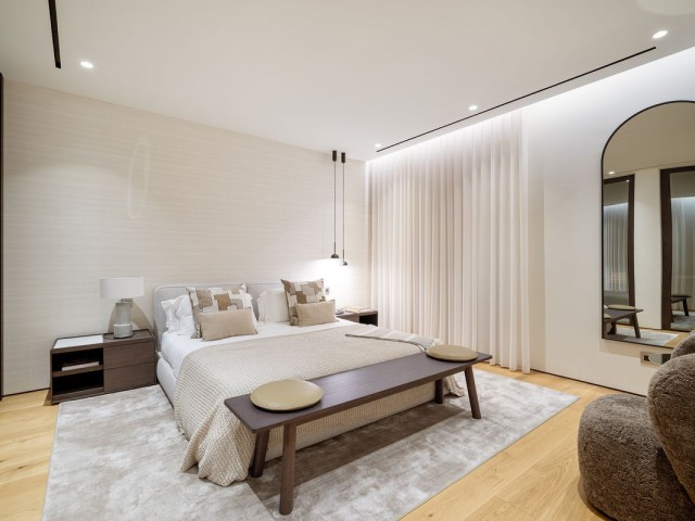 5 Bedrooms Apartment in Marbella