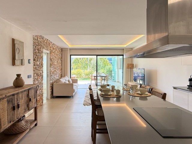 2 Bedrooms Apartment in Estepona