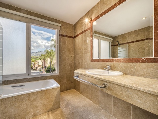3 Slaapkamer Rijtjeshuis in Marbella
