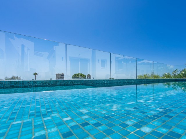 3 Bedrooms Villa in Estepona