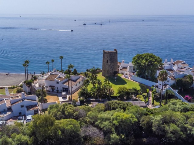 3 Bedrooms Villa in Estepona