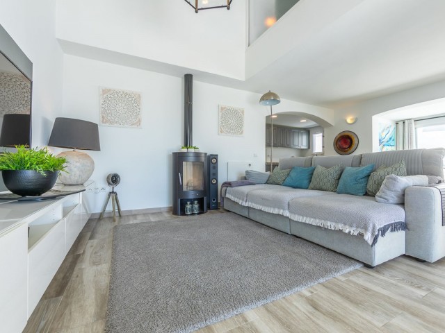 3 Bedrooms Villa in Estepona